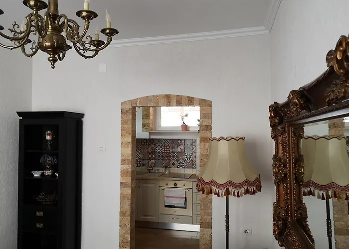 Laura\'S Place